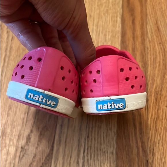 Native Pink and White Kids Shoe - Picture 3 of 3
